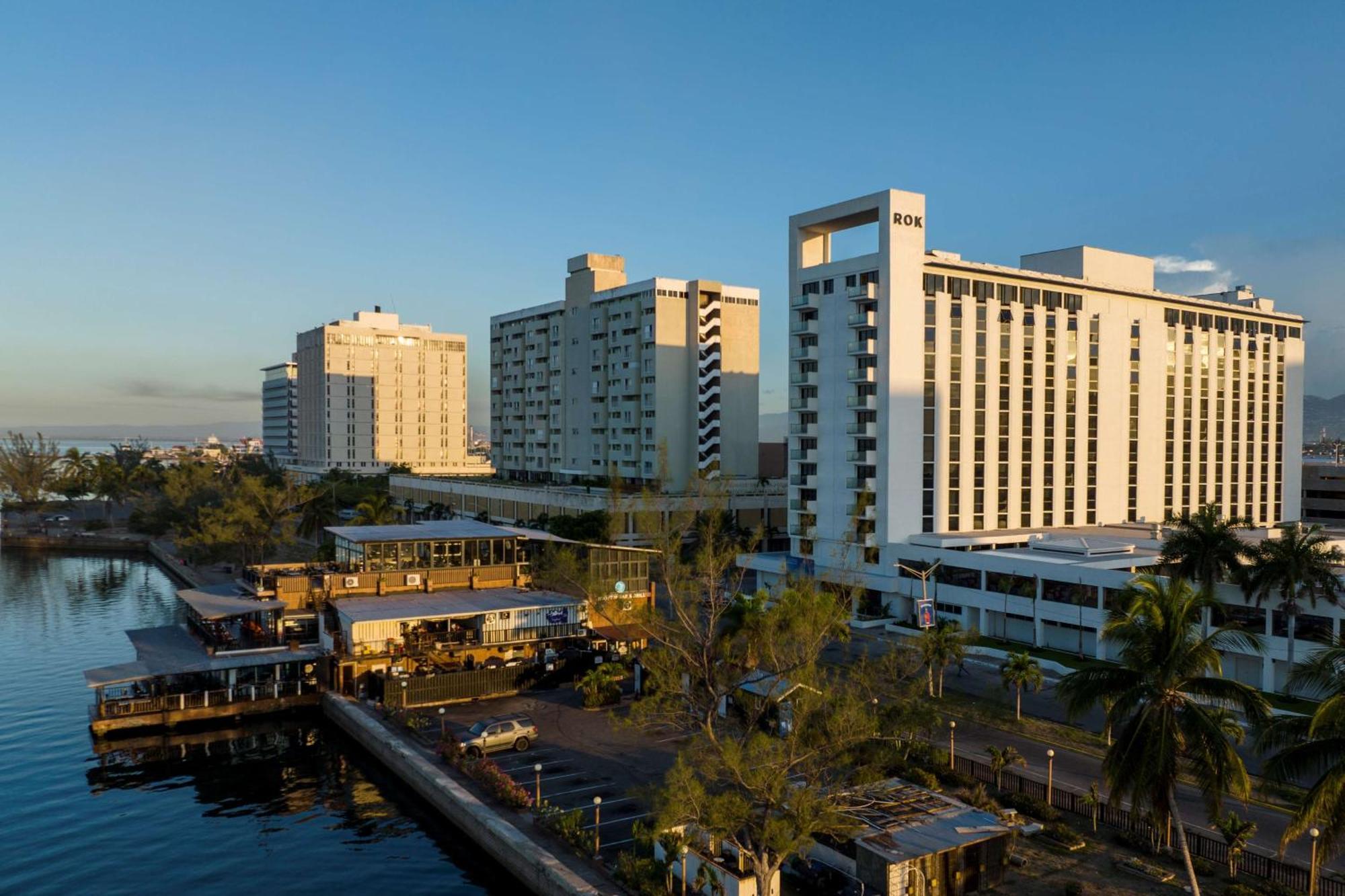 Rok Hotel Kingston Tapestry Collection By Hilton מראה חיצוני תמונה