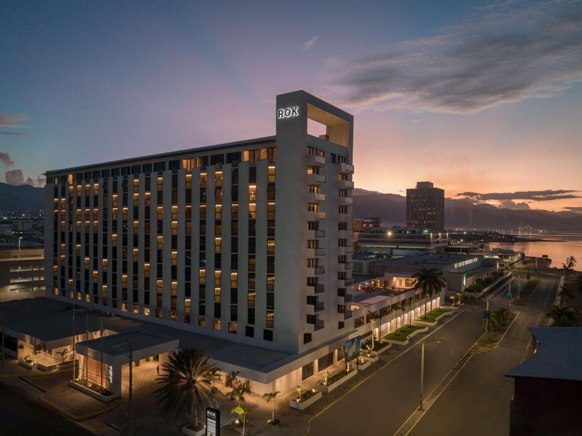 Rok Hotel Kingston Tapestry Collection By Hilton מראה חיצוני תמונה
