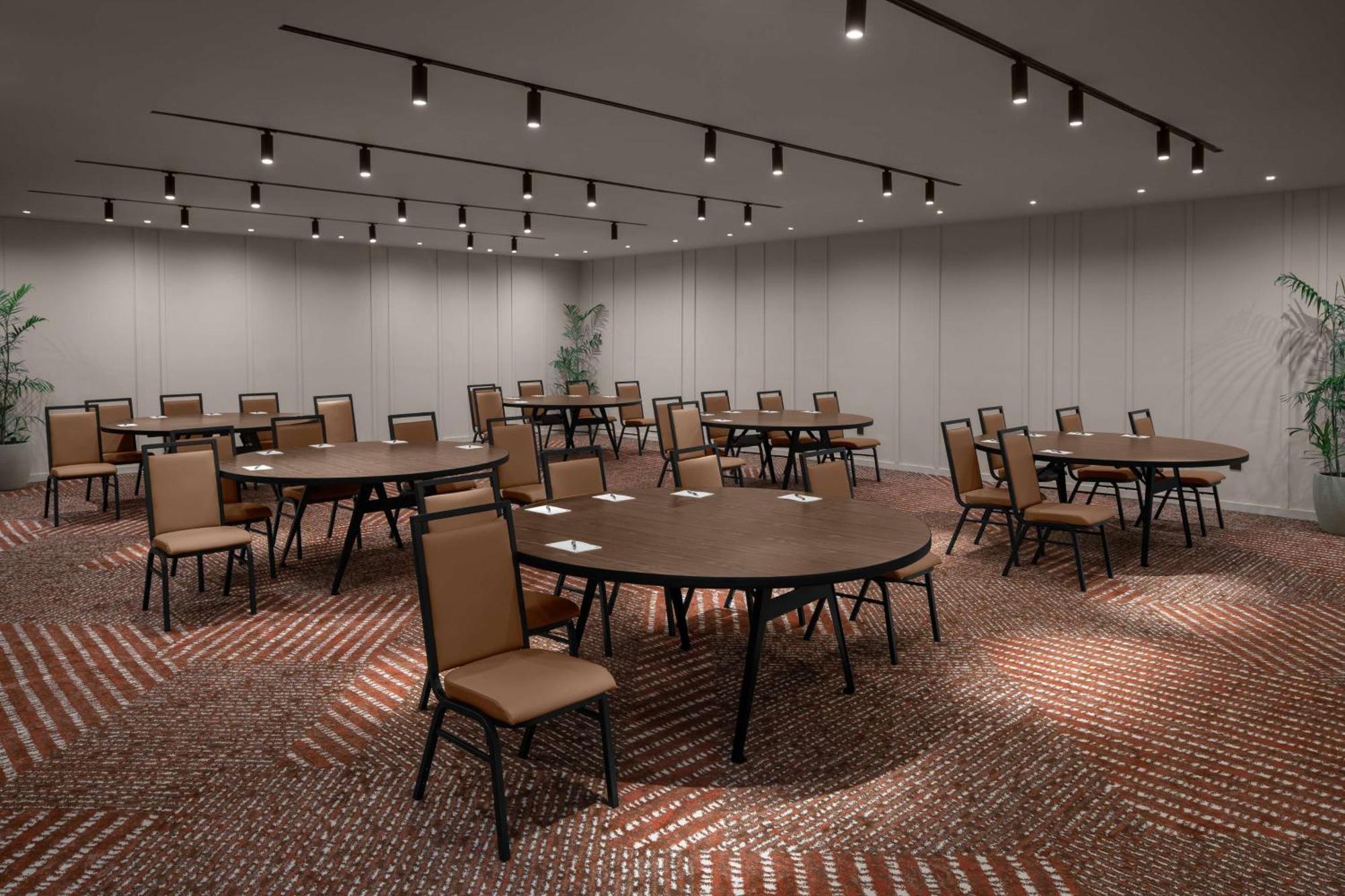 Rok Hotel Kingston Tapestry Collection By Hilton מראה חיצוני תמונה