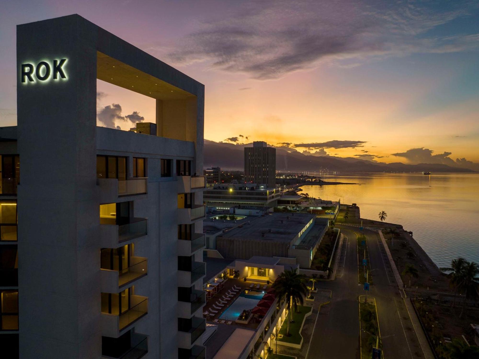 Rok Hotel Kingston Tapestry Collection By Hilton מראה חיצוני תמונה
